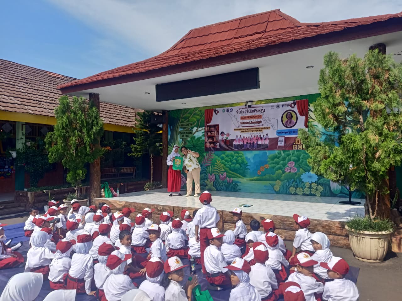 Wisata LiterAsyik Ke SDN Pekayon 03